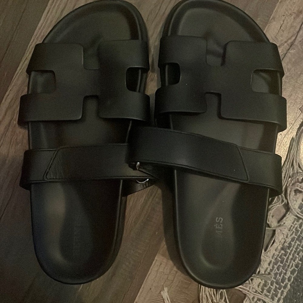 Black Hermes Chypre Sandal